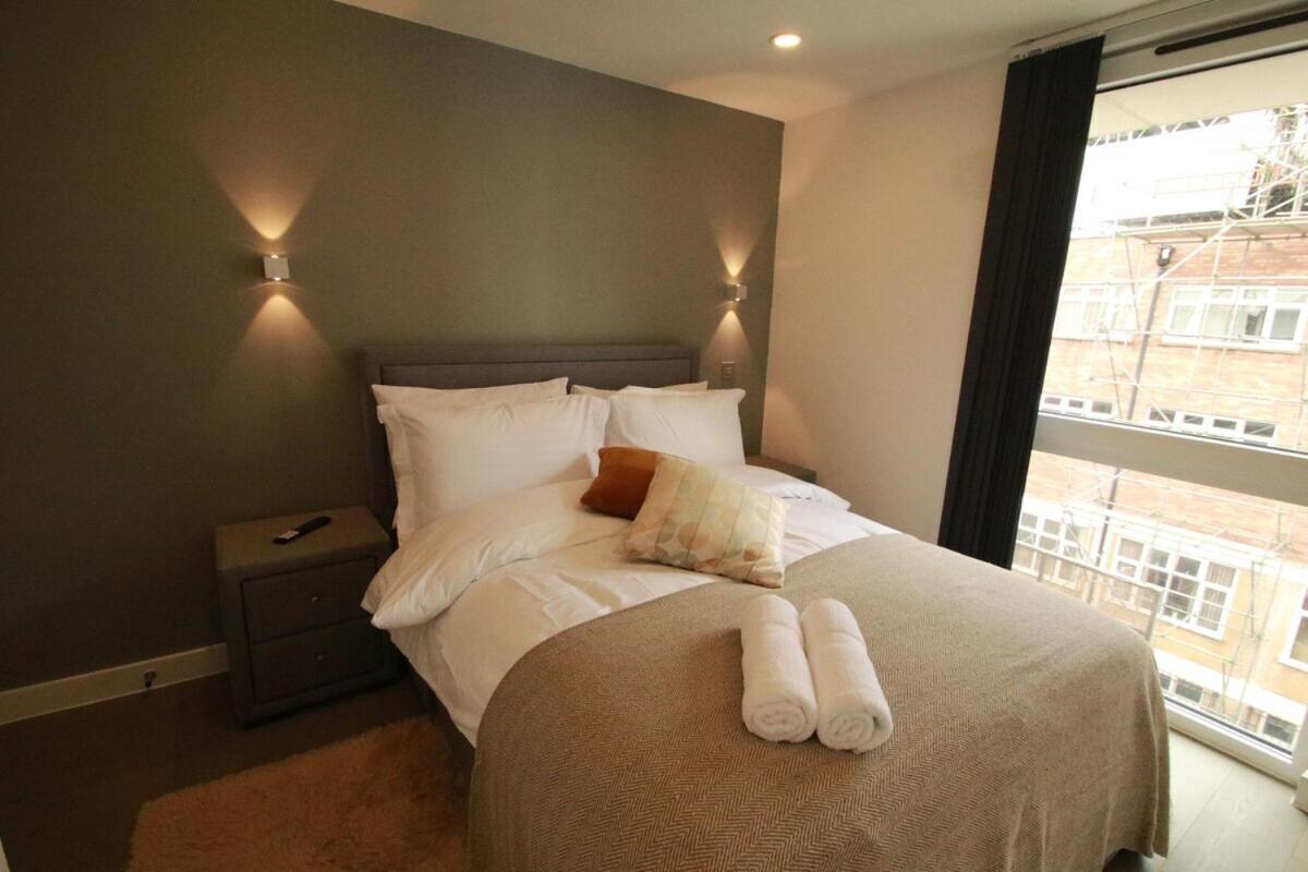 Ft6 Penthouse Gazde/Camere de închiriat Londra