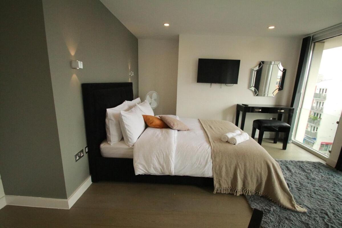 Gazde/Camere de închiriat Ft6 Penthouse Londra