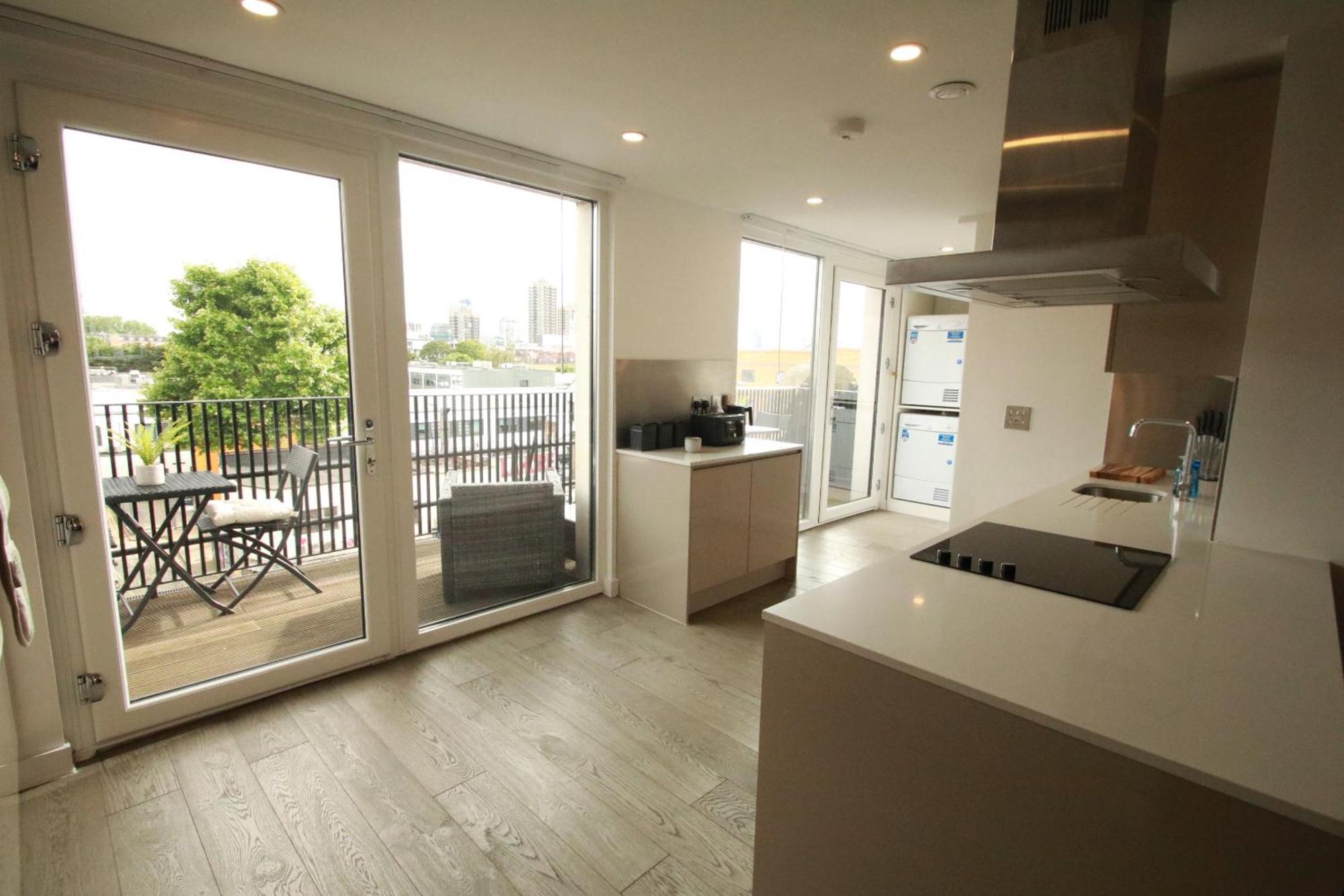 Gazde/Camere de închiriat Ft6 Penthouse Londra